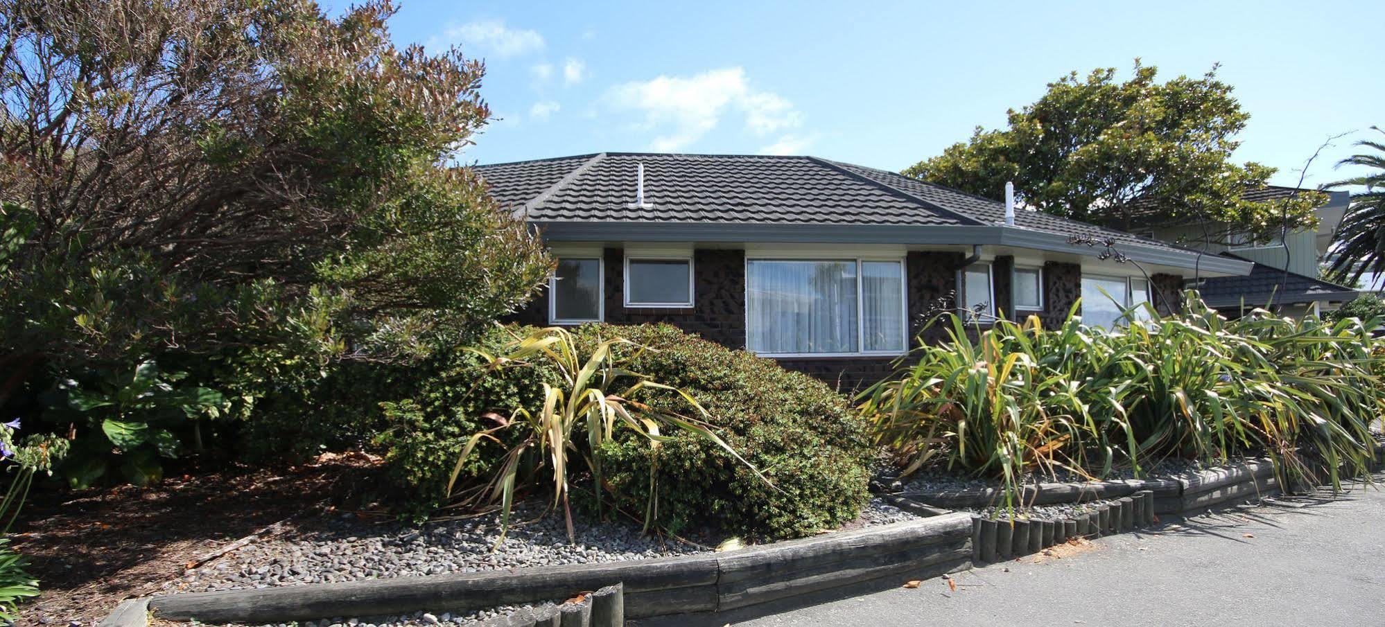 Midway Pacifica Lodge Lower Hutt Buitenkant foto