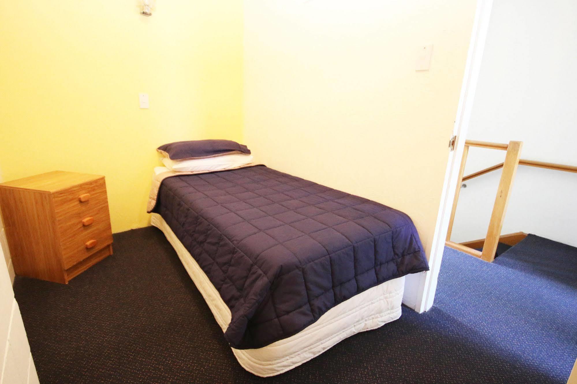 Midway Pacifica Lodge Lower Hutt Buitenkant foto