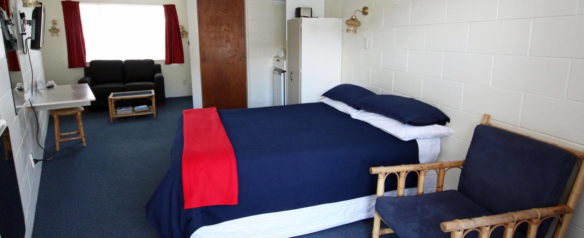 Midway Pacifica Lodge Lower Hutt Buitenkant foto