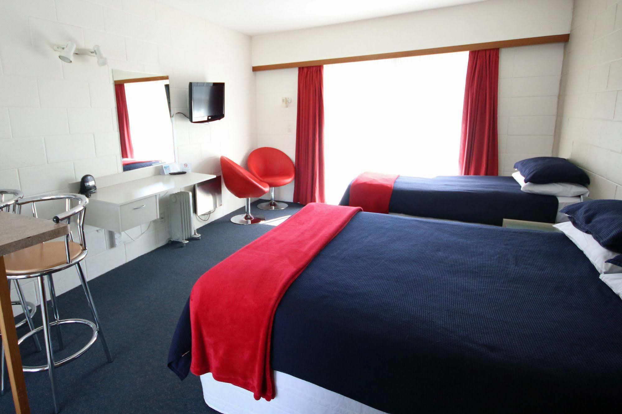 Midway Pacifica Lodge Lower Hutt Buitenkant foto