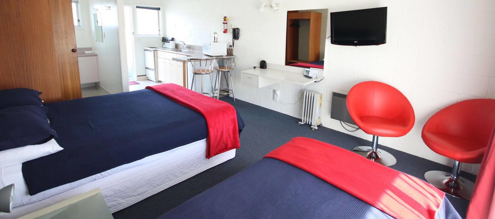 Midway Pacifica Lodge Lower Hutt Buitenkant foto