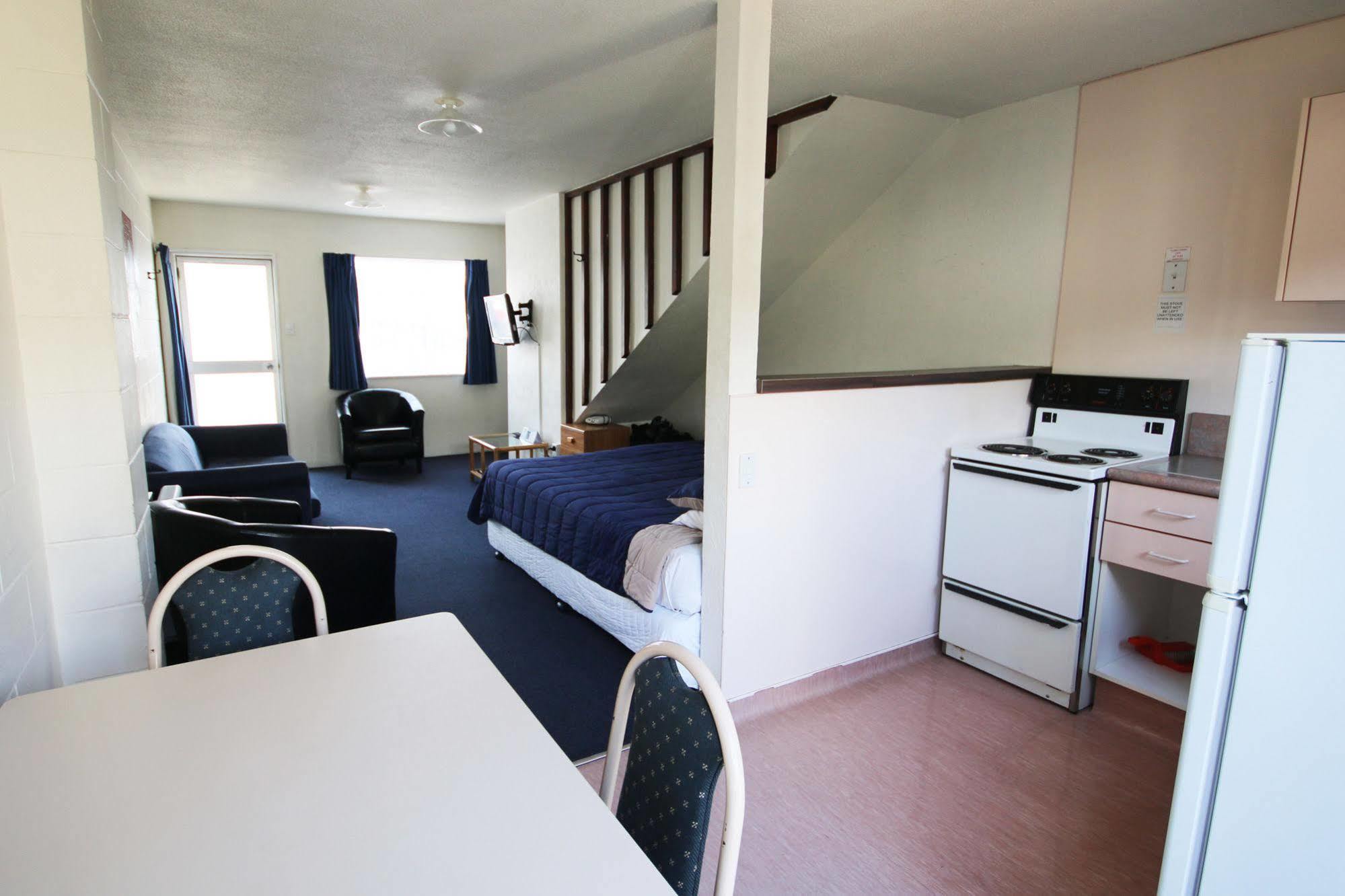 Midway Pacifica Lodge Lower Hutt Buitenkant foto