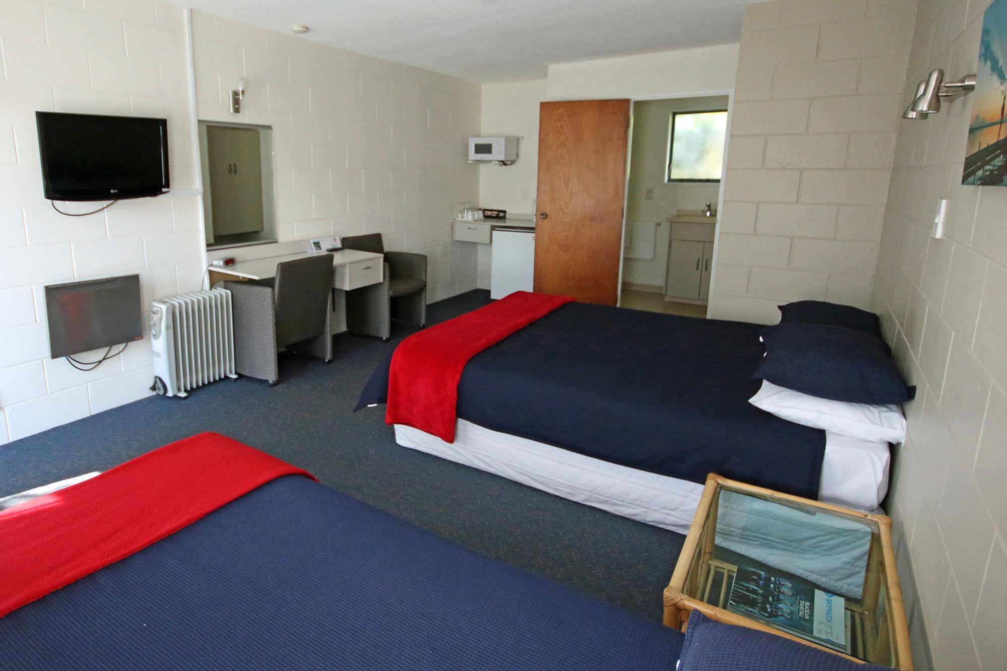 Midway Pacifica Lodge Lower Hutt Buitenkant foto